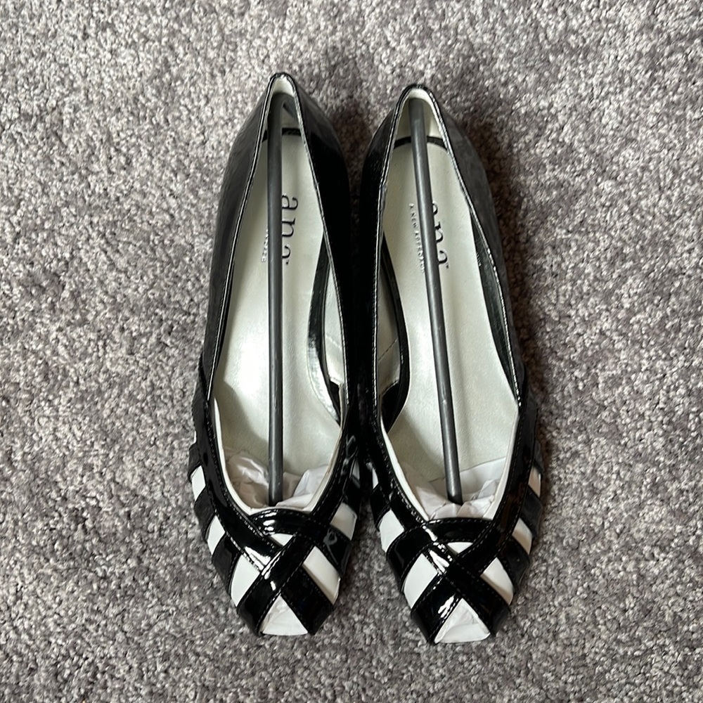 New a.n.a black flats